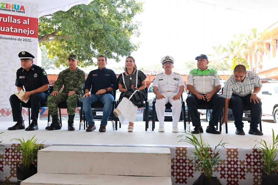 Entrega Evelyn Salgado Patrullas Equipo Y Uniformes A Personal De